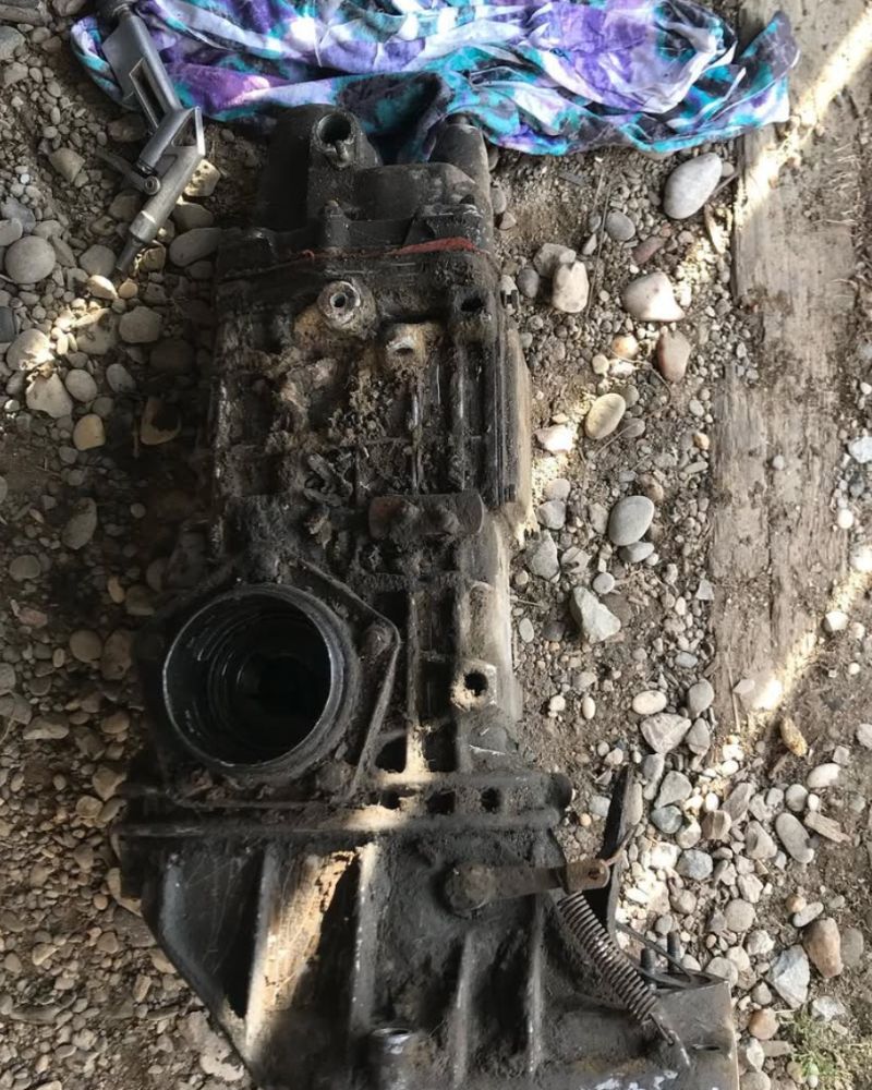 Menjac pre restoracije Menjac od Fice pre restoracije - Zastava 750 Bijeljina